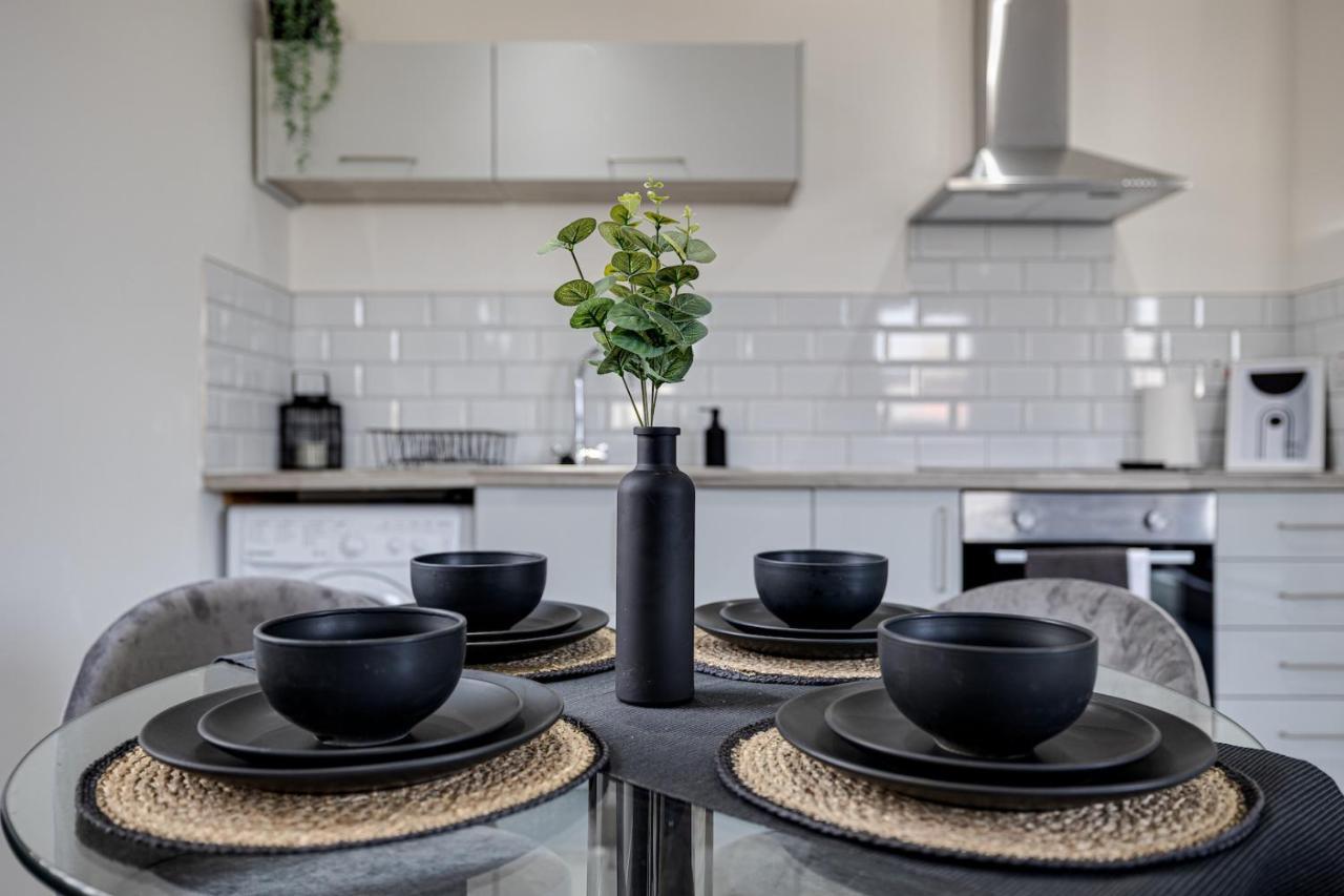 Top Floor Apartment With Private Balcony In Stockport Centre By Hass Haus Exterior foto