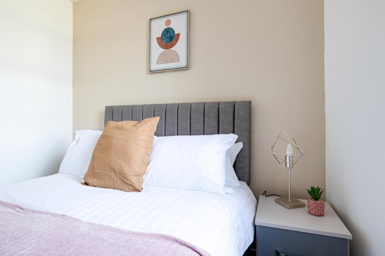 Top Floor Apartment With Private Balcony In Stockport Centre By Hass Haus Exterior foto