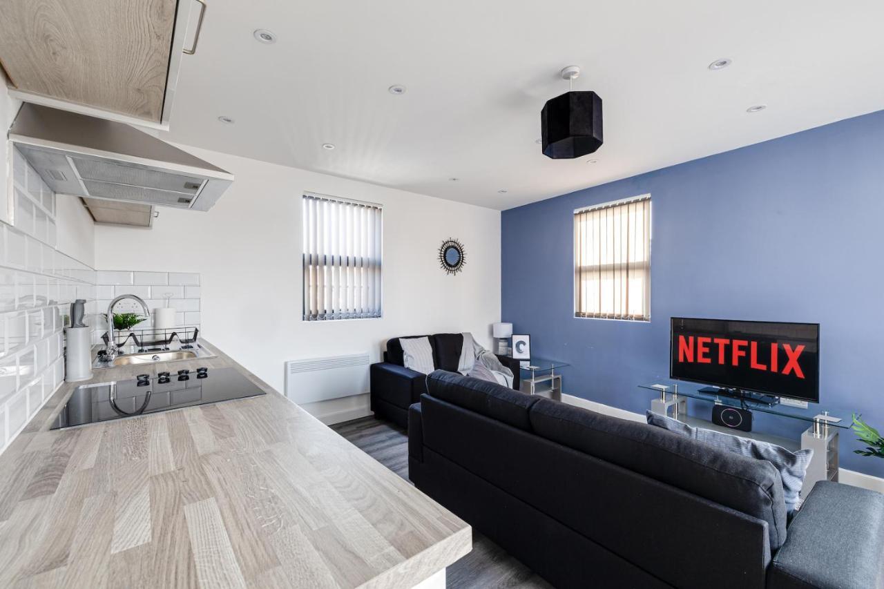 Top Floor Apartment With Private Balcony In Stockport Centre By Hass Haus Exterior foto